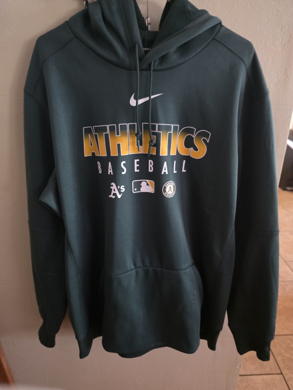 NWOT Nike Dri-Fit Athletics Baseball Hoodie, Xl